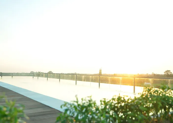 Hotel The Evitel 3*